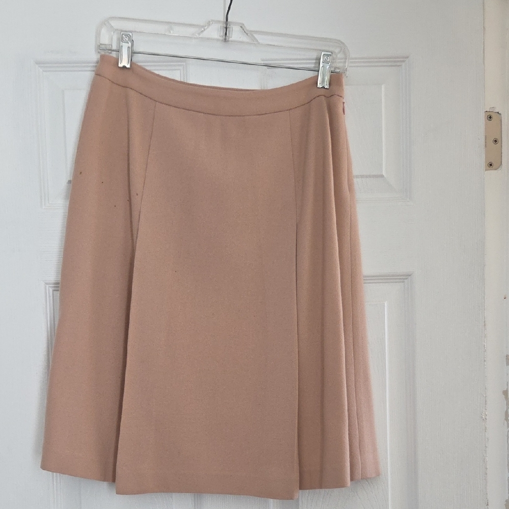 Chic Women's A-Line Skirt in Soft Tan